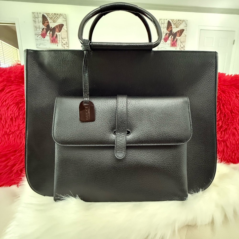 Gucci carry on Elegant Black Leather Handbag